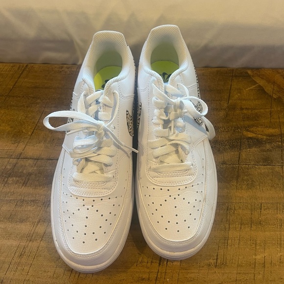 Women's Court Vision Low Casual Sneakers - Picture 3 of 6